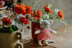 Dam Sam & Julia - Plush JULIA | The Mouse Mansion(Sam Julia Plush Julia) -Curious Bear Toys Store 5203003 scene 1 900x d5997a40 70ea 4ac7 8ec0 2697f217296b