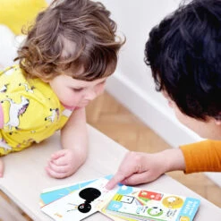 Peek-a-Boo Riddles | Banana Panda(Peek A Boo Riddles Banana Panda) -Curious Bear Toys Store 9788365773401 LS1