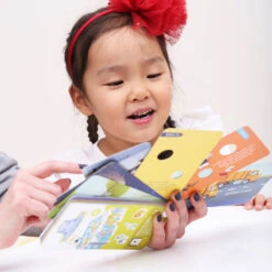 Peek-a-Boo Riddles | Banana Panda(Peek A Boo Riddles Banana Panda) -Curious Bear Toys Store 9788365773425 LS2